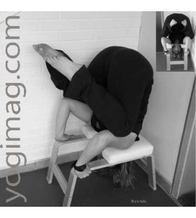 Tabouret Yoga Feet Up exercices souplesse inversés - yogimag